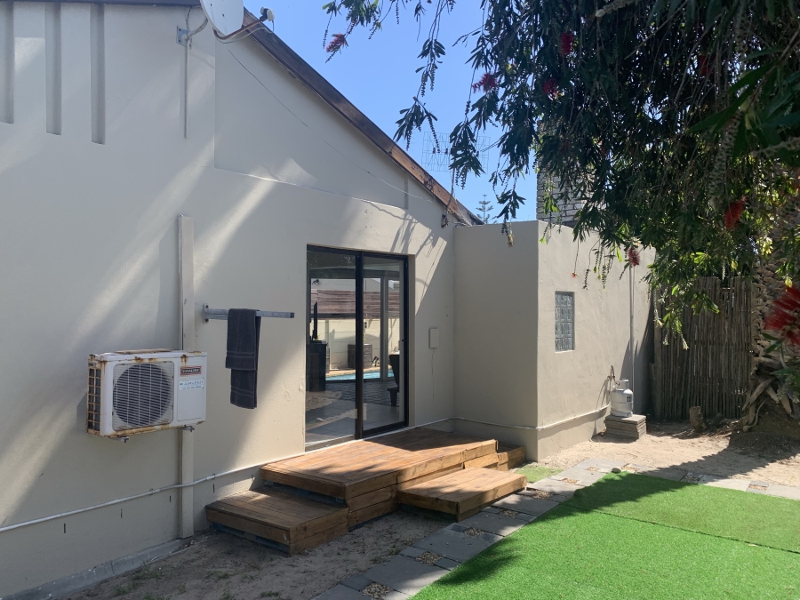 2 Bedroom Property for Sale in Table View Western Cape